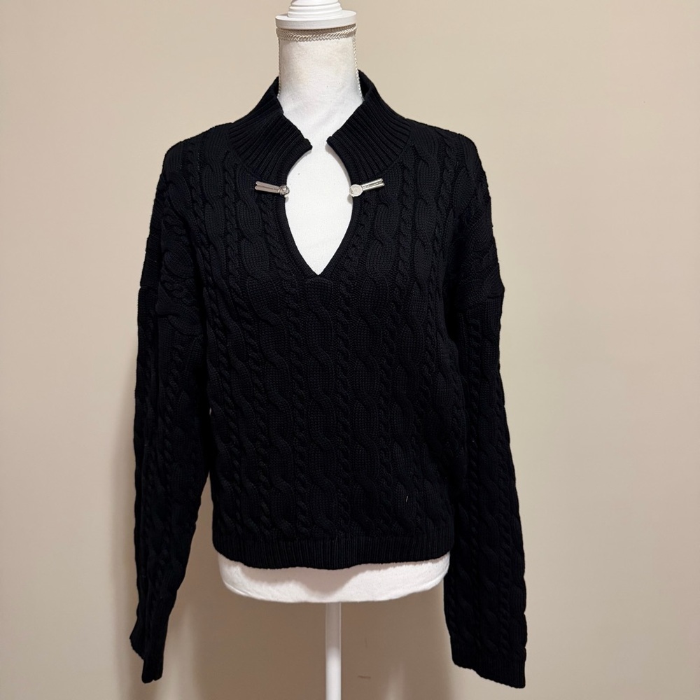 Commense Black Cable-Knit V-Neck Sweater with Keyhole - Picture 5 of 11